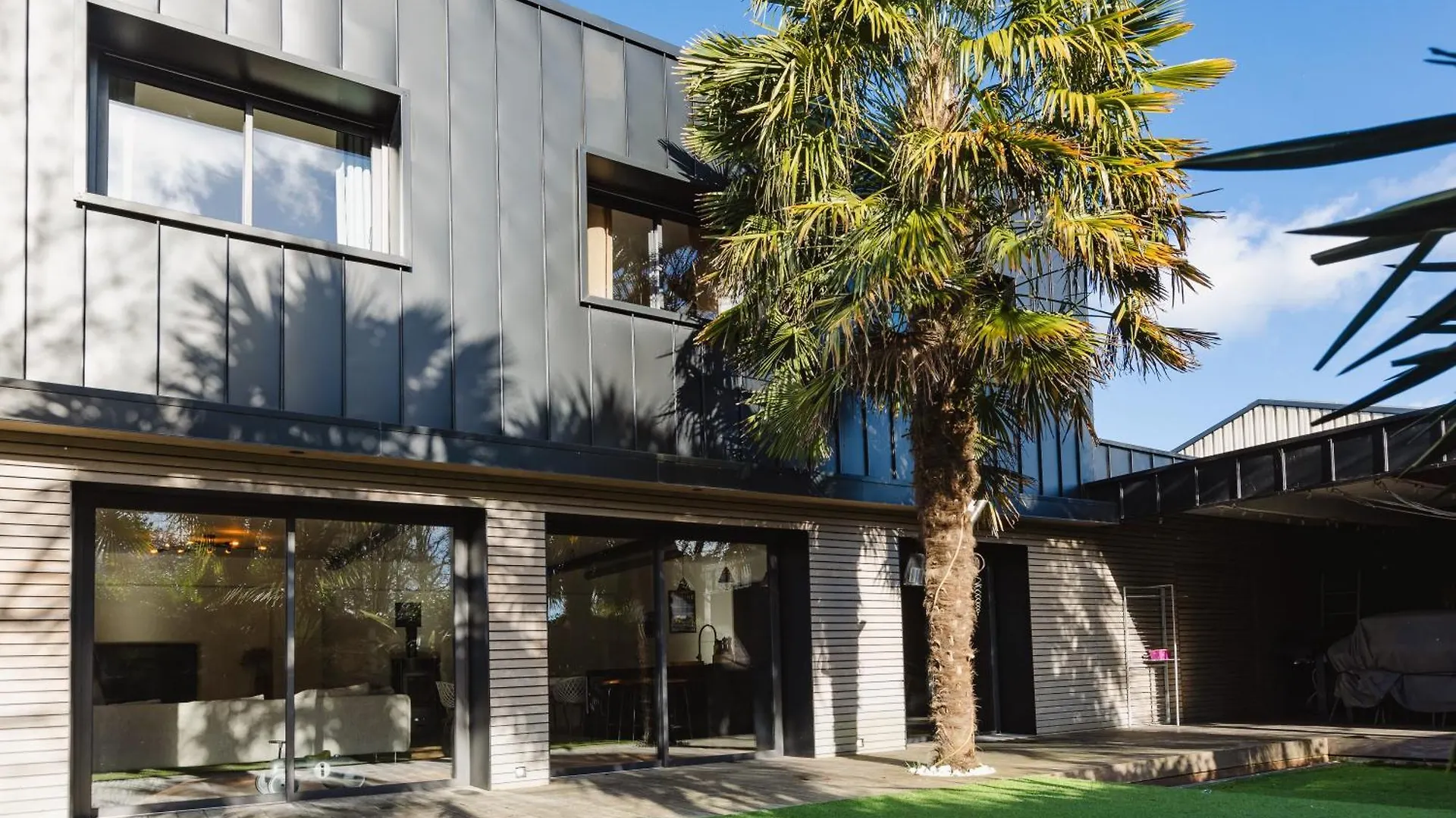 Le Loft Black Wood - Piscine Prive Et Grande Terrasse A 20 Min De Rennes Pace  Holiday home Pace (Ille-et-Vilaine)