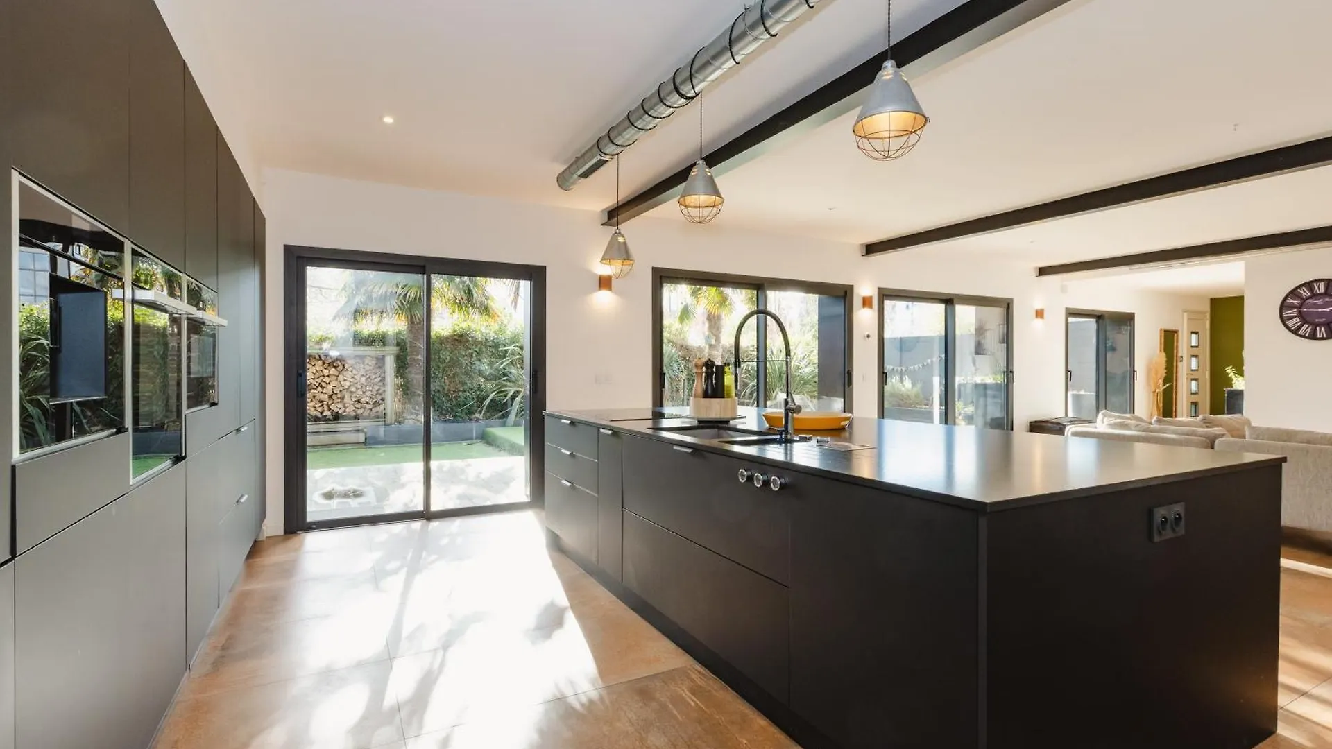 Holiday home Le Loft Black Wood - Piscine Prive Et Grande Terrasse A 20 Min De Rennes Pace