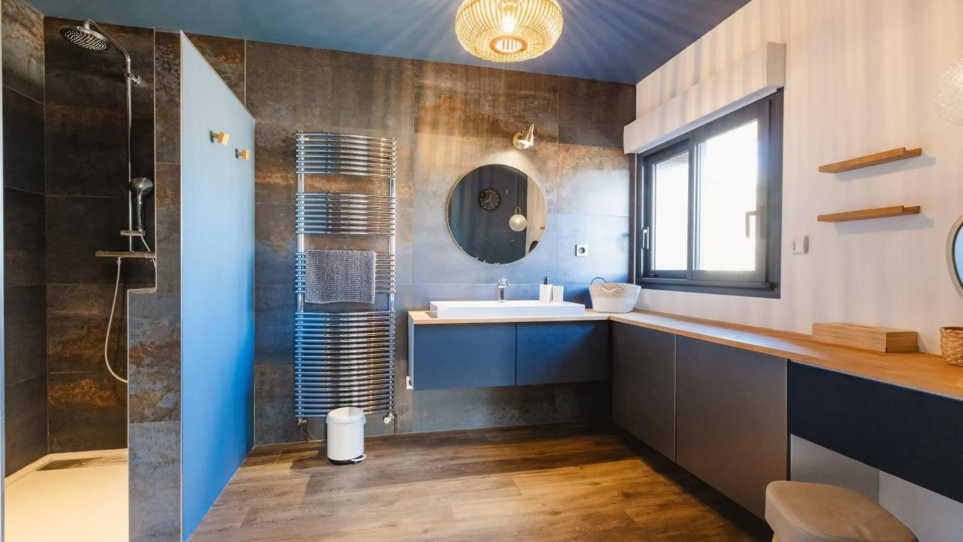 Le Loft Black Wood - Piscine Prive Et Grande Terrasse A 20 Min De Rennes Pace  Holiday home Pace (Ille-et-Vilaine)